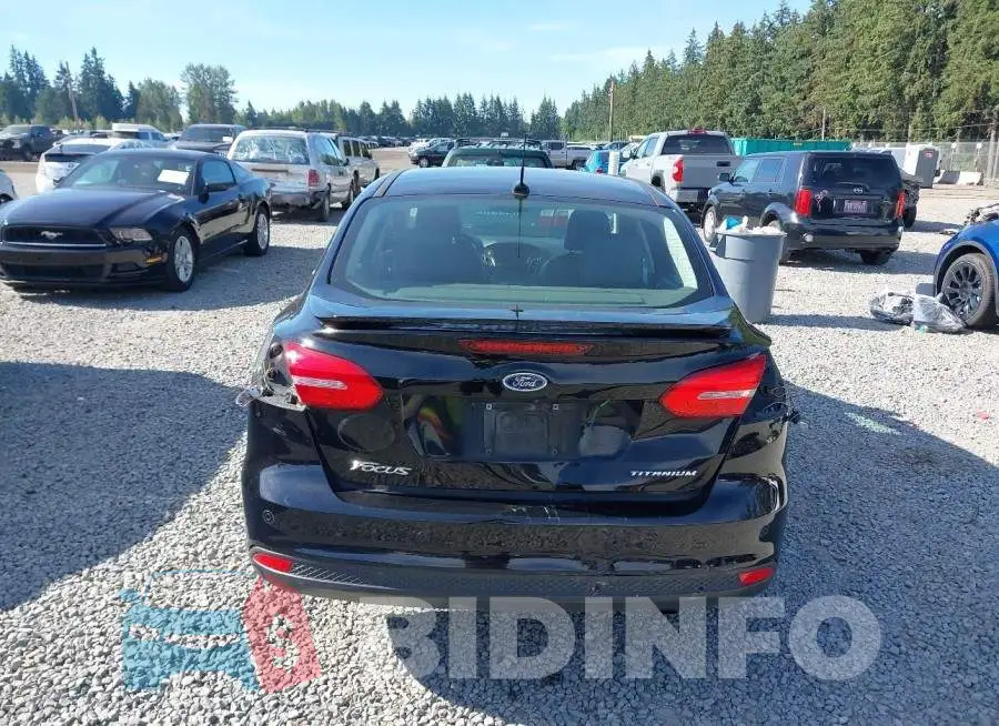 1FADP3J2XHL272621 Photo# 17