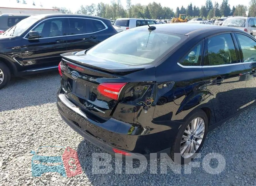 1FADP3J2XHL272621 Photo# 6