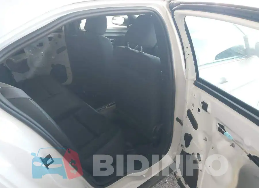 1FAHP2L86JG134067 Photo# 8