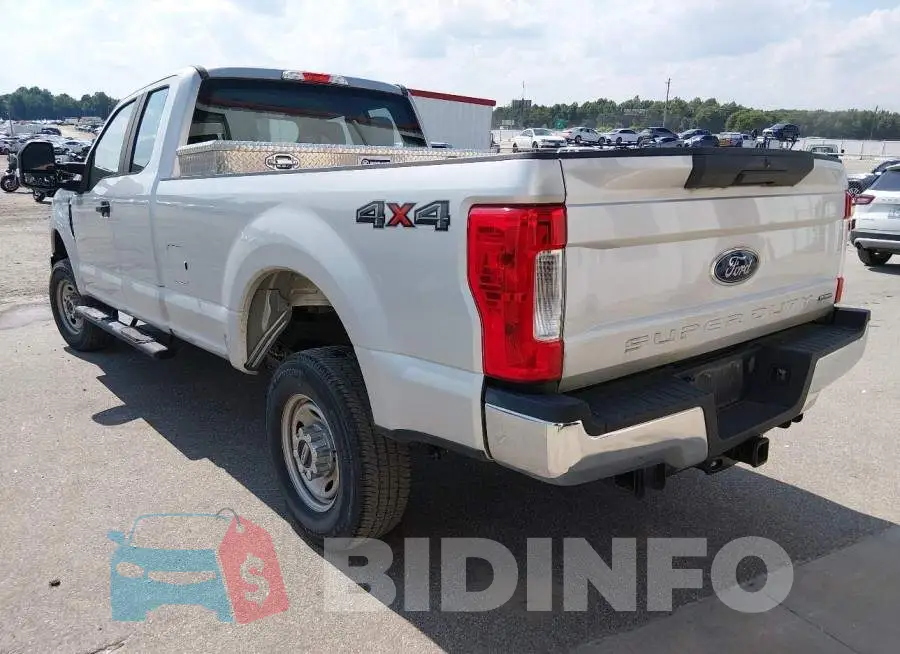 1FT7X2B60JEC83950 Photo# 3