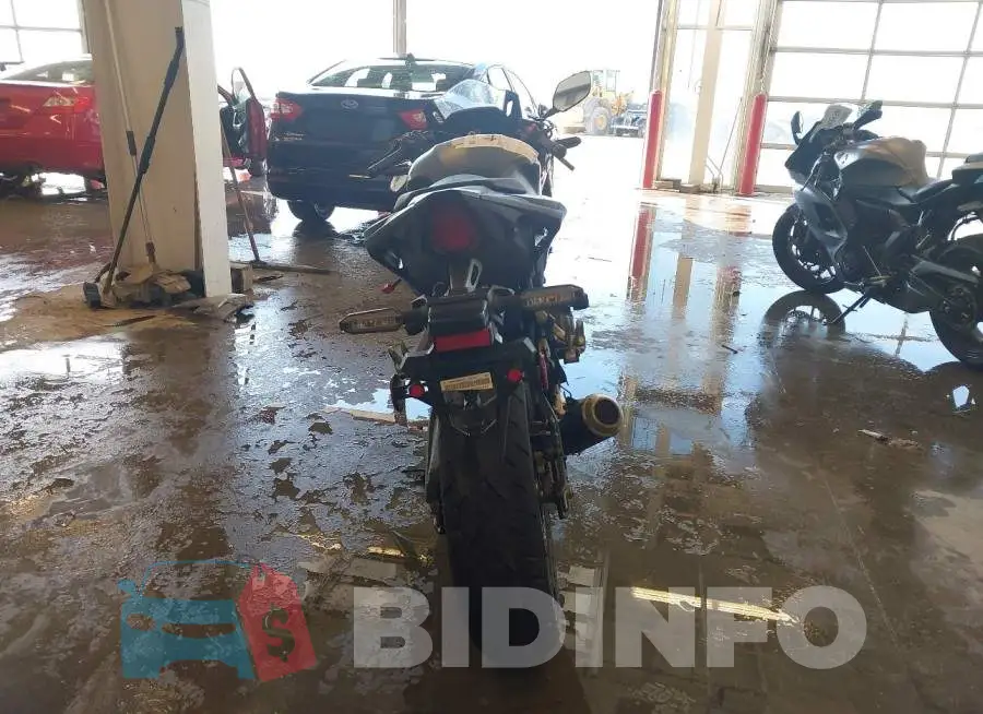 MLHPC7051R5000452 Photo# 6