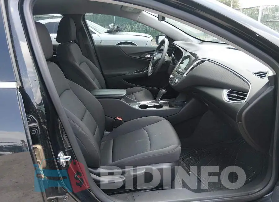 1G1ZD5ST8KF121853 Photo# 5