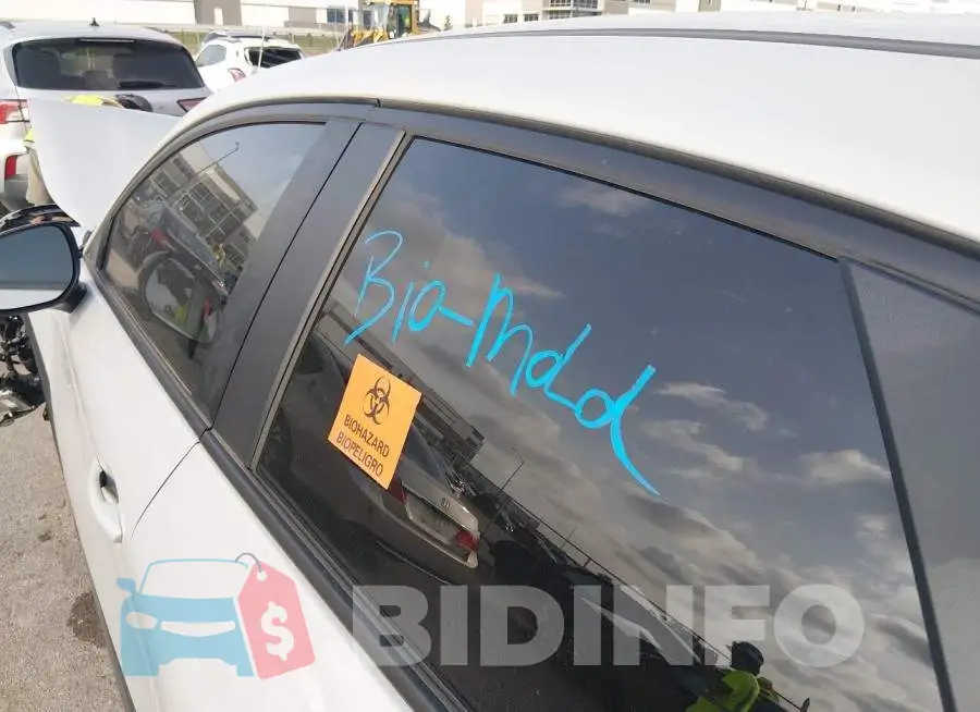 3MVDMBBLXTM141425 Photo# 14