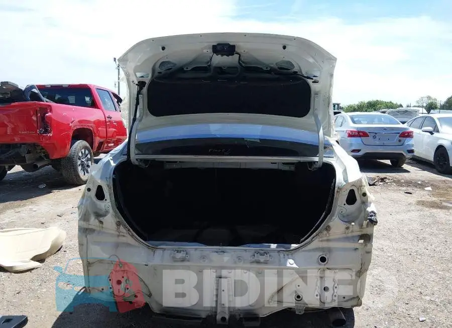 2T1BURHE5GC550876 Photo# 17