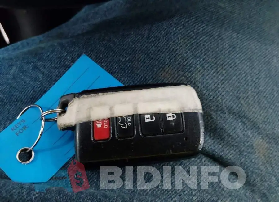 2T3RFREV4JW734622 Photo# 11