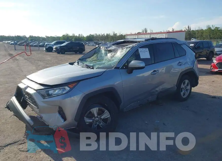 JTMW1RFVXLD045944 Photo# 2