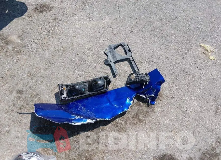 19UUB2F62JA012957 Photo# 12