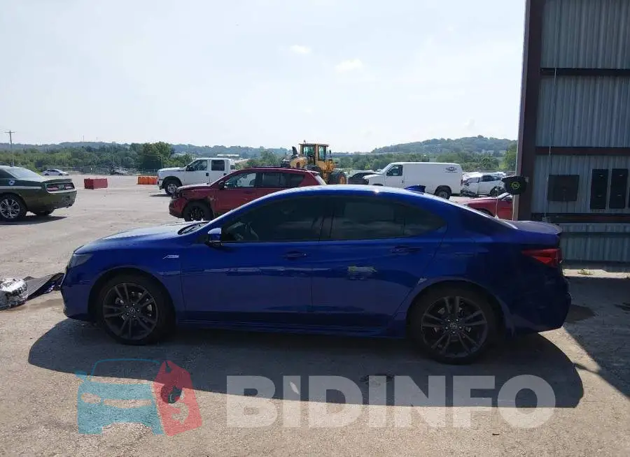 19UUB2F62JA012957 Photo# 15