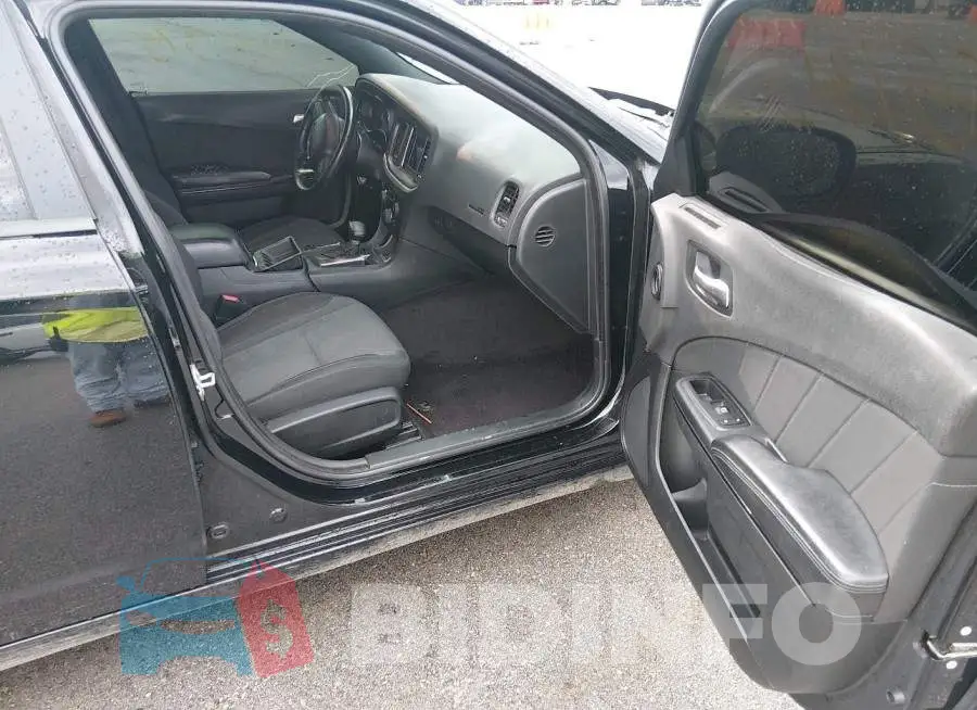 2C3CDXBG1KH505049 Photo# 5