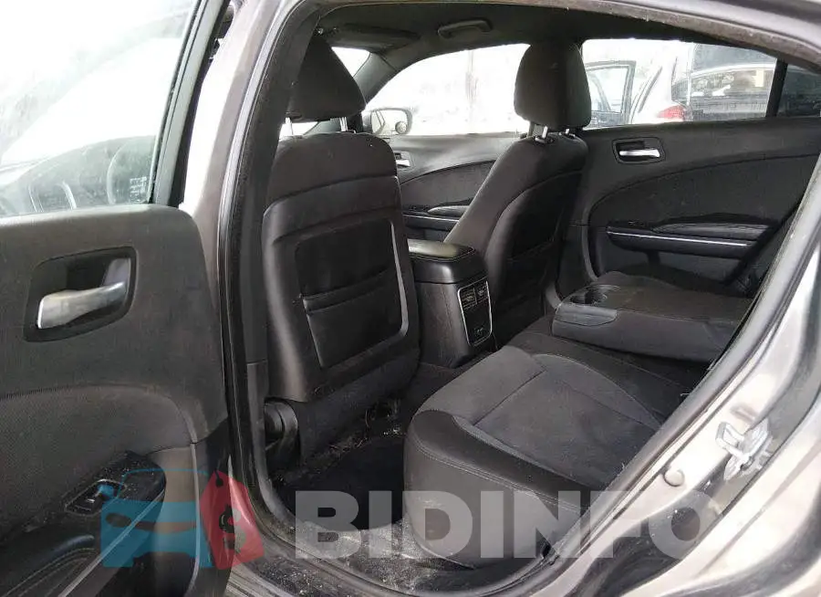 2C3CDXBG8GH167124 Photo# 8