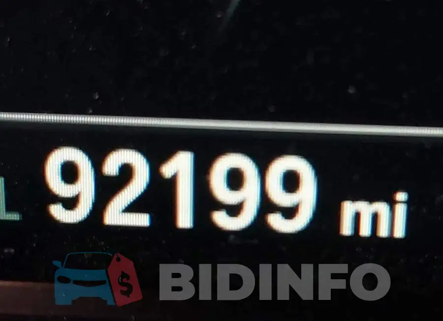 WBAJE7C57JWD52562 Photo# 15