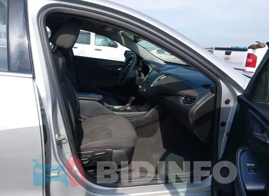 1G1ZD5ST4JF133237 Photo# 5