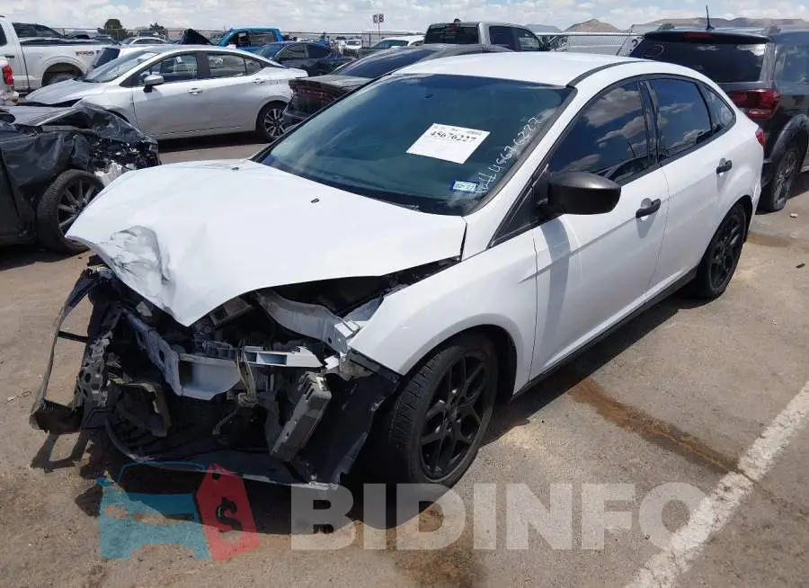 1FADP3E28JL330743 Photo# 2