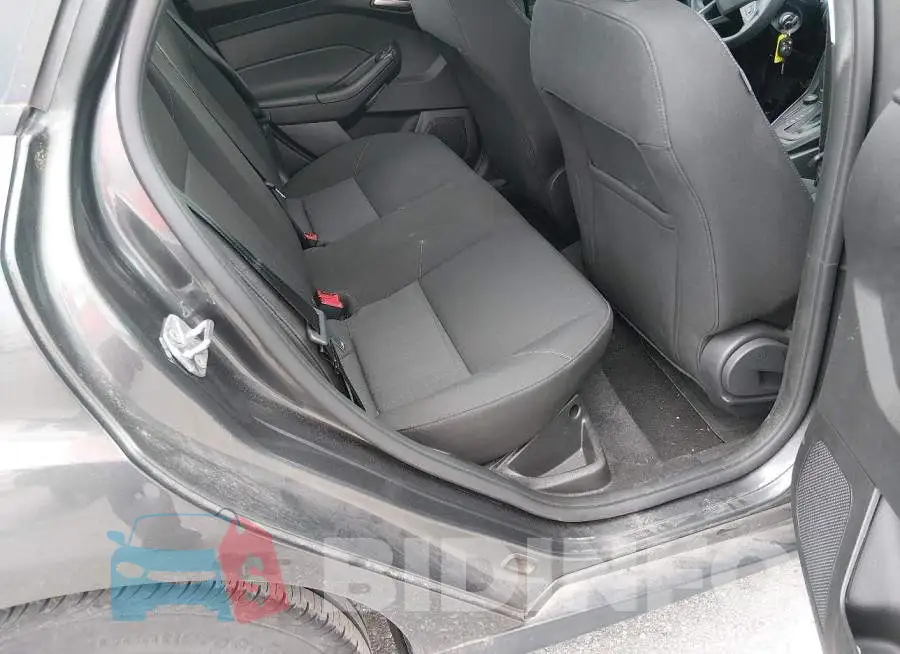 1FADP3F22JL328002 Photo# 8
