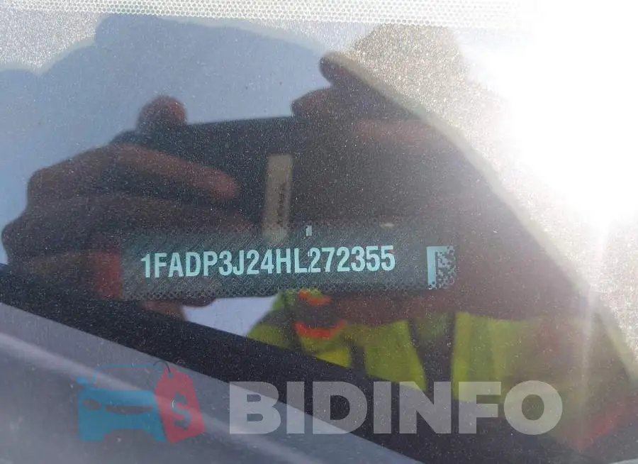 1FADP3J24HL272355 Photo# 9