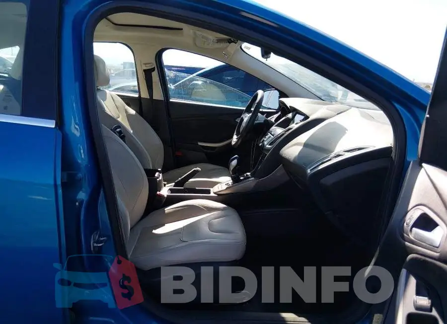 1FADP3N29GL335507 Photo# 5