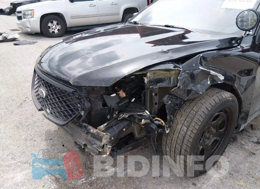 1FAHP2MT0KG102218 Photo# 6
