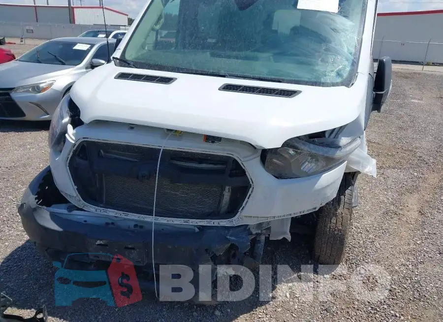 1FBAX2CG8PKB75281 Photo# 6