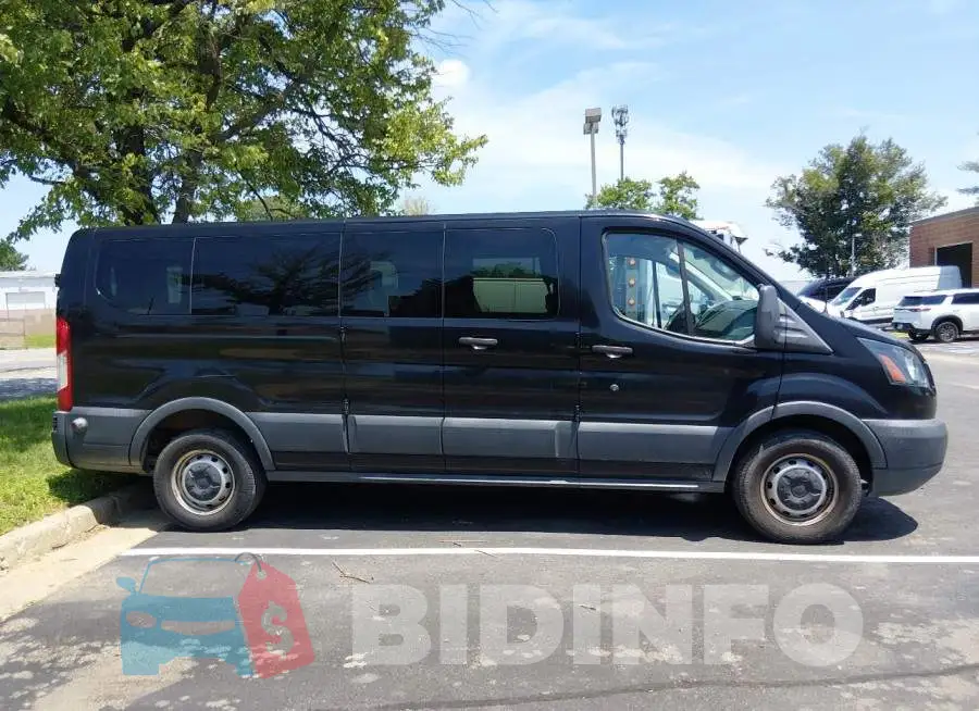 1FBZX2ZMXJKB52768 Photo# 17