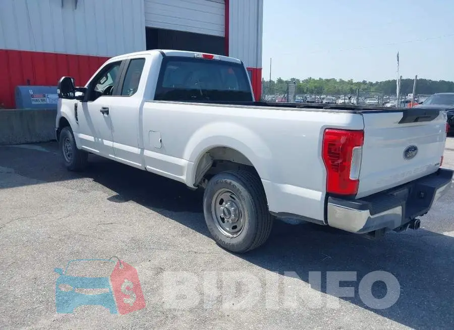 1FT7X2A65JEC22143 Photo# 3