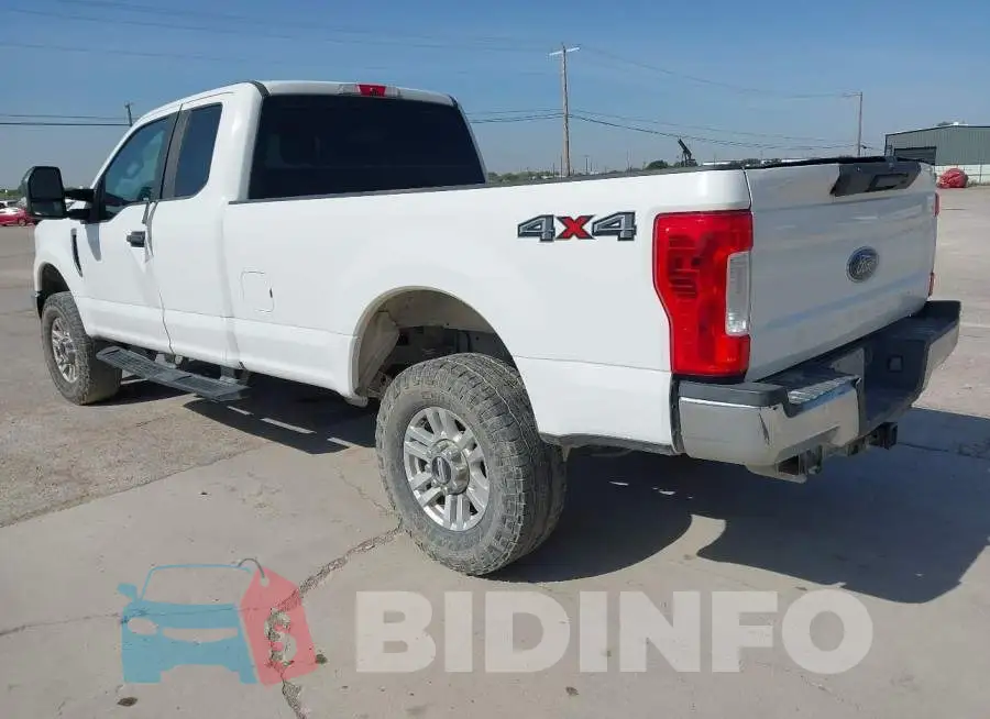 1FT7X2B61KEC22026 Photo# 3