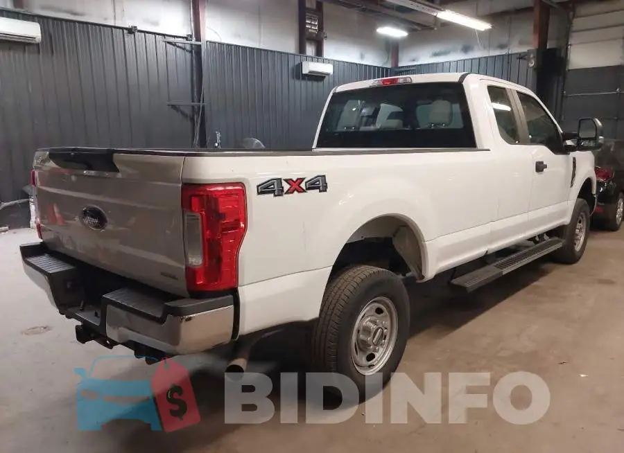 1FT7X2B62JEC83951 Photo# 4