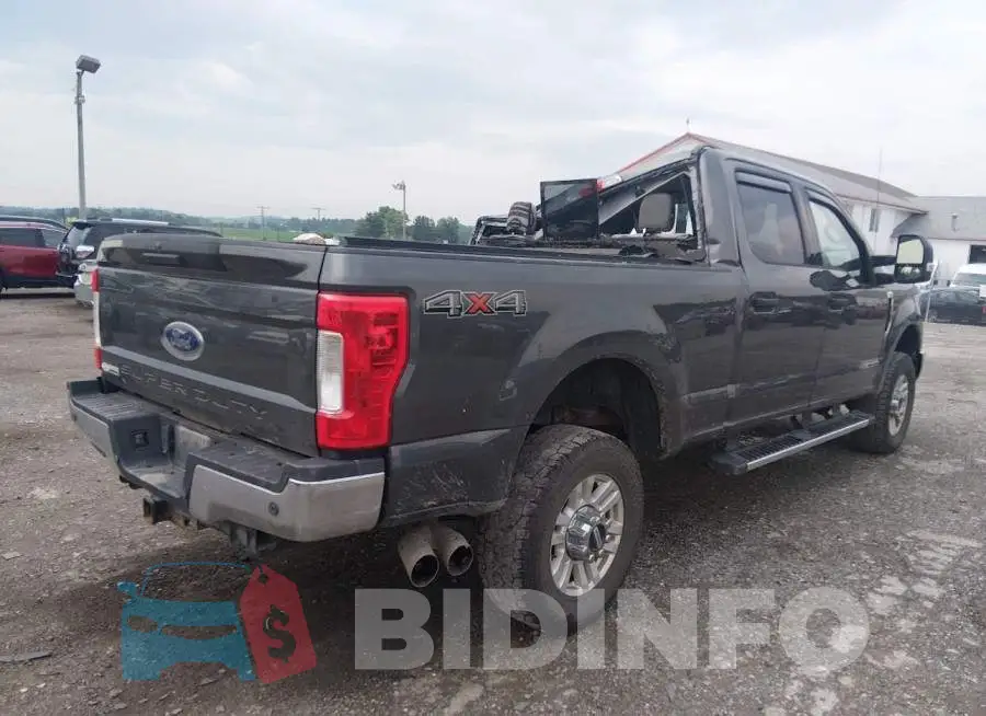 1FT8W3BT1JEB34675 Photo# 4