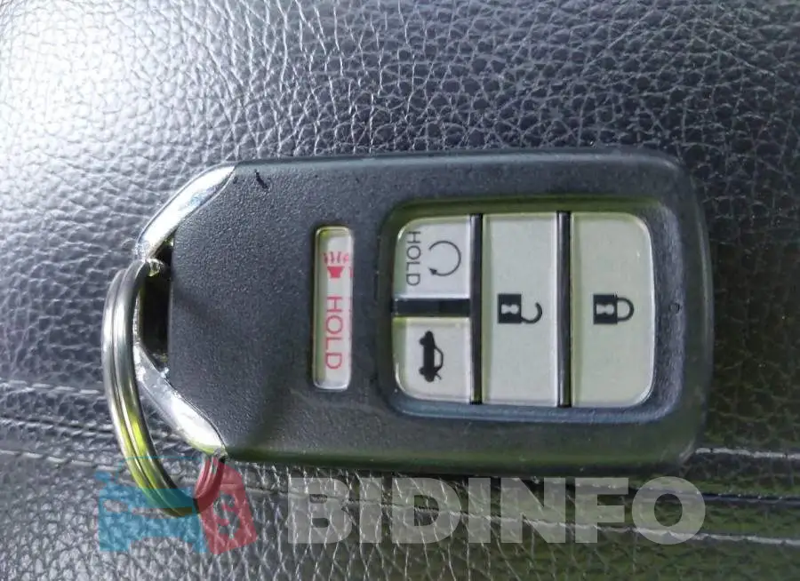 1HGCR2F81HA232030 Photo# 11
