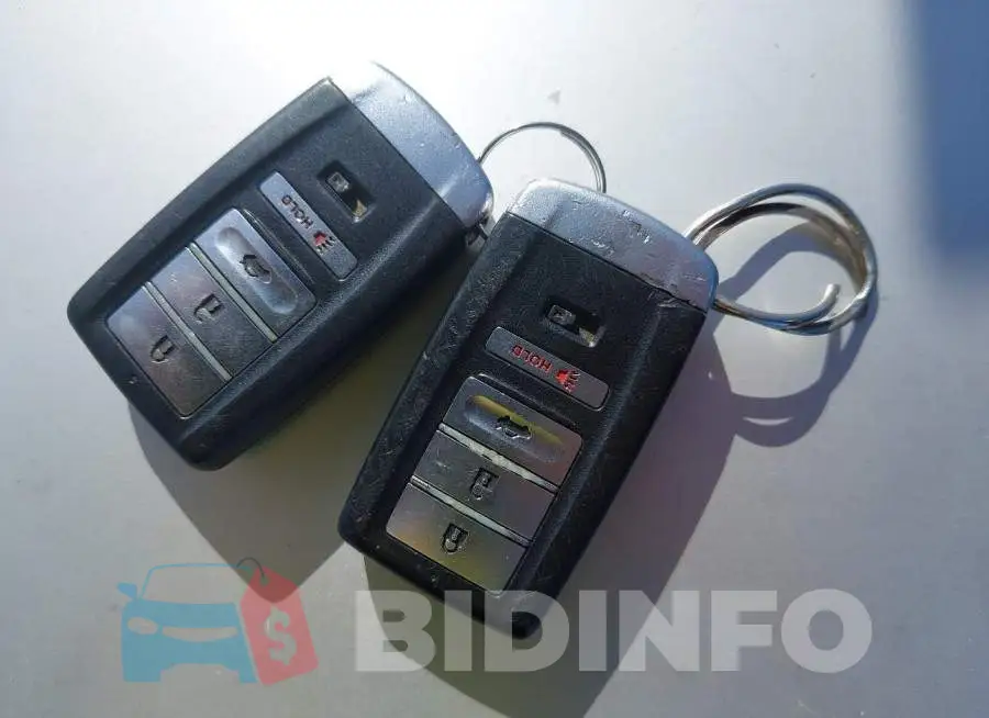 19UUB2F59JA006225 Photo# 11