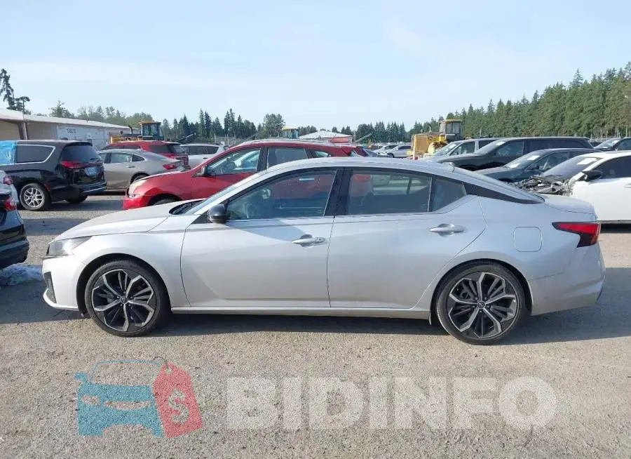 1N4BL4CV3PN381747 Photo# 14