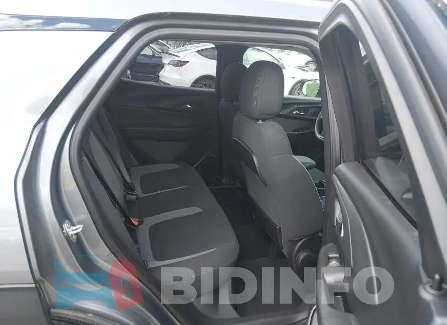 KL79MRSL5NB030174 Photo# 8