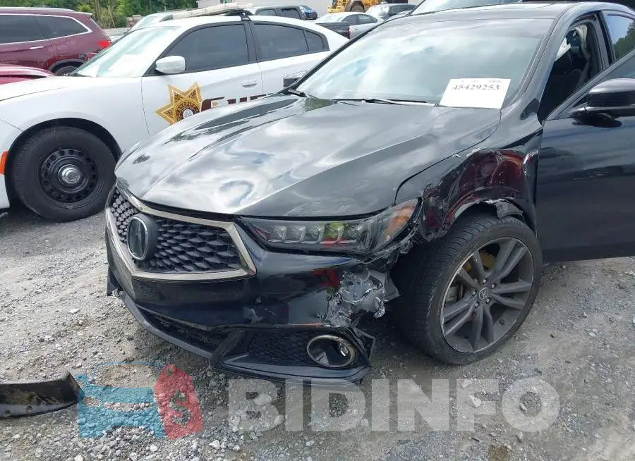 19UUB3F66JA004317 Photo# 6