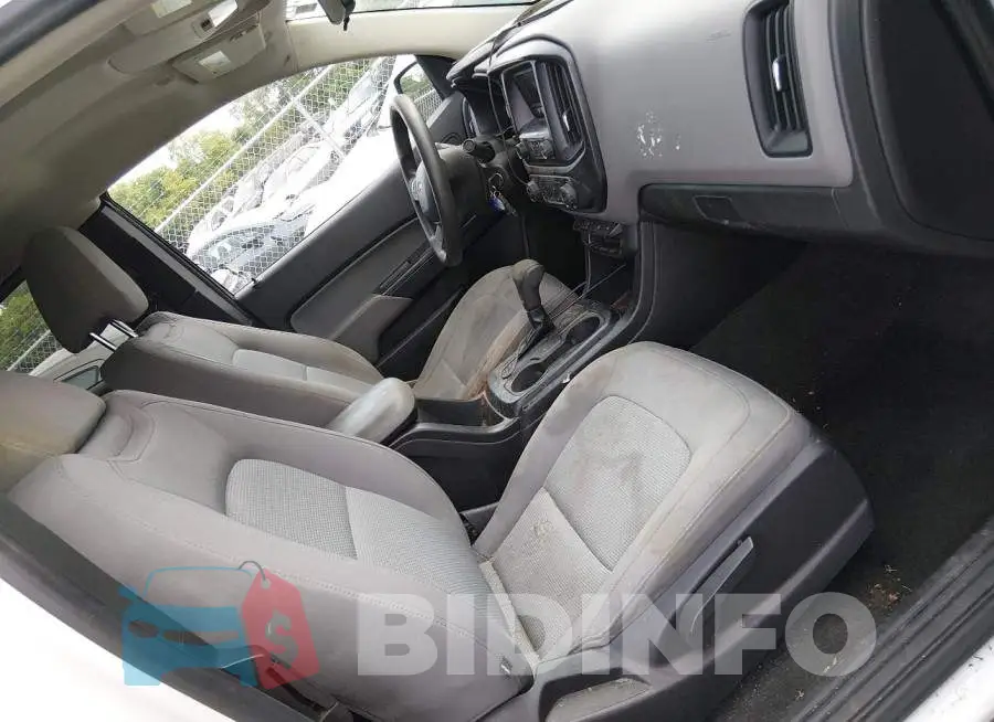 1GCHSBE38G1136313 Photo# 1
