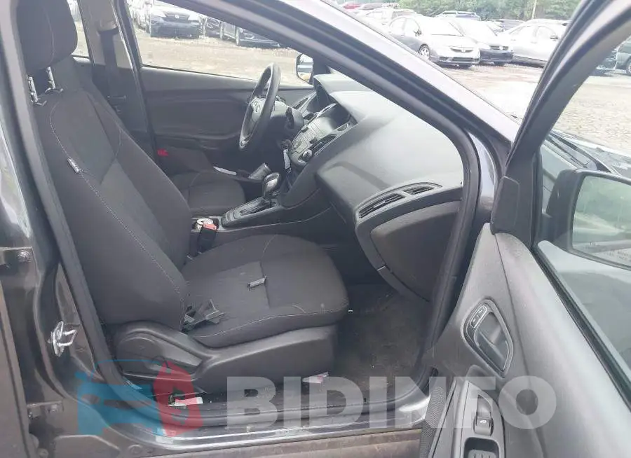 1FADP3E24JL220188 Photo# 5