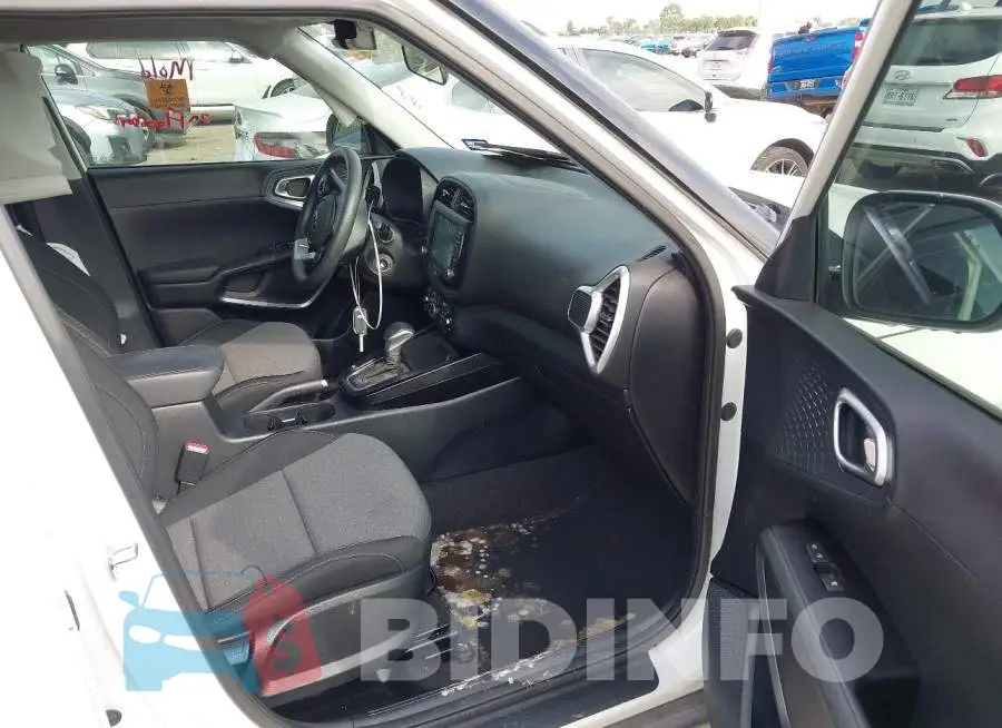 KNDJ23AU8M7793286 Photo# 5