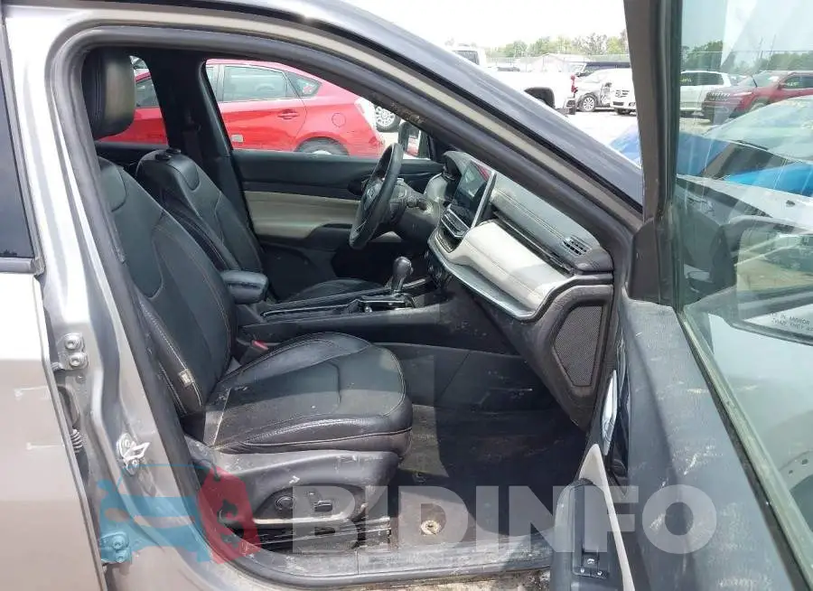 3C4NJDCN6PT500288 Photo# 5