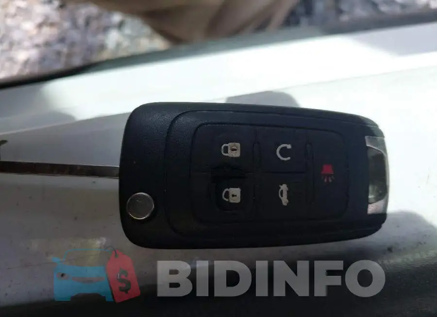 2G1105S32H9116044 Photo# 11