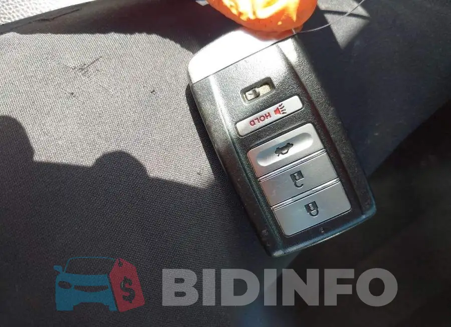 19UUB1F38JA004071 Photo# 11