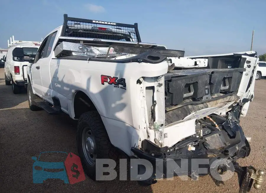 1FT7X2BA2REC22731 Photo# 3