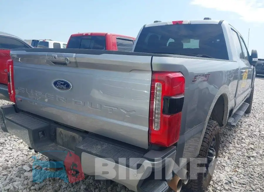 1FT8W3BTXPED68970 Photo# 4