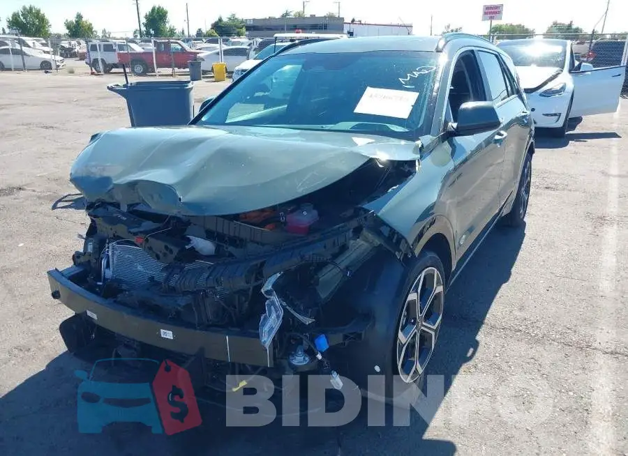 KNDCT3LE4S5283859 Photo# 2