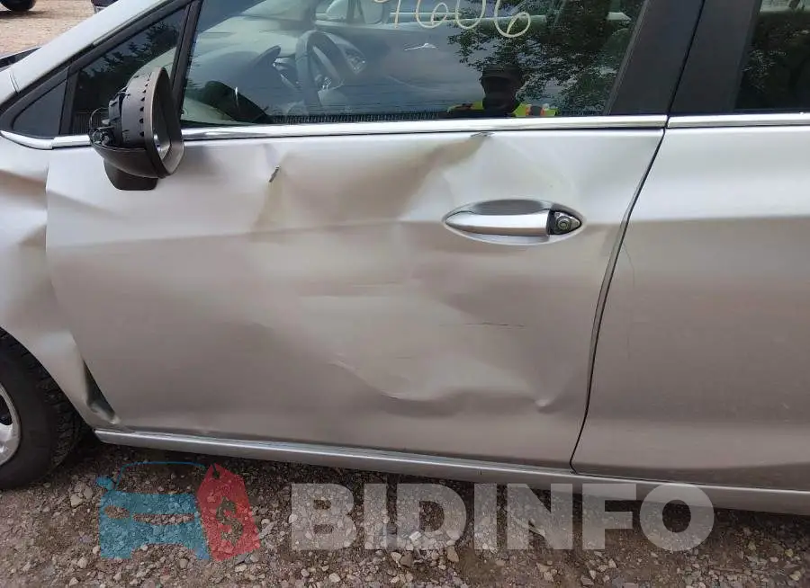 1G1BE5SM1H7191737 Photo# 6