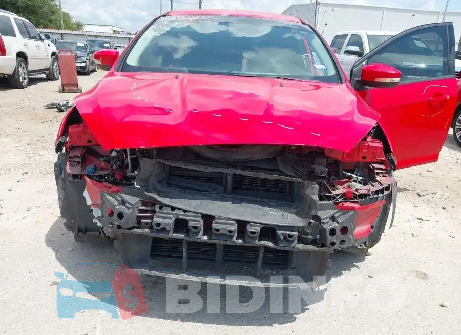 1FADP3F21GL404530 Photo# 6