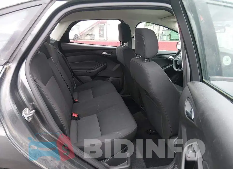 1FADP3F28JL327436 Photo# 8