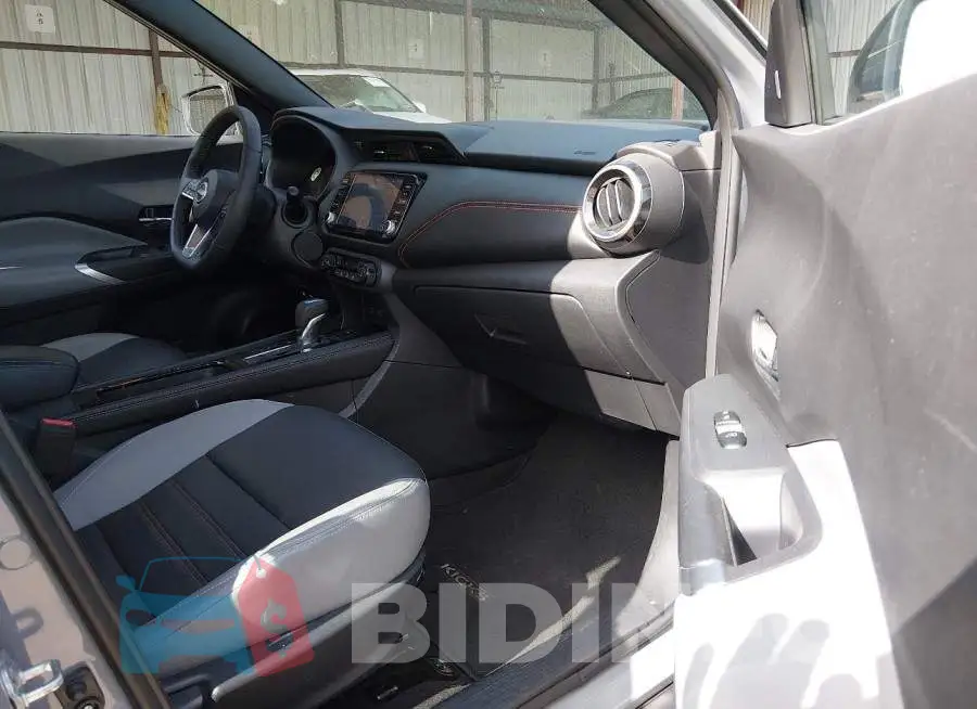 3N1CP5DV3PL526196 Photo# 5
