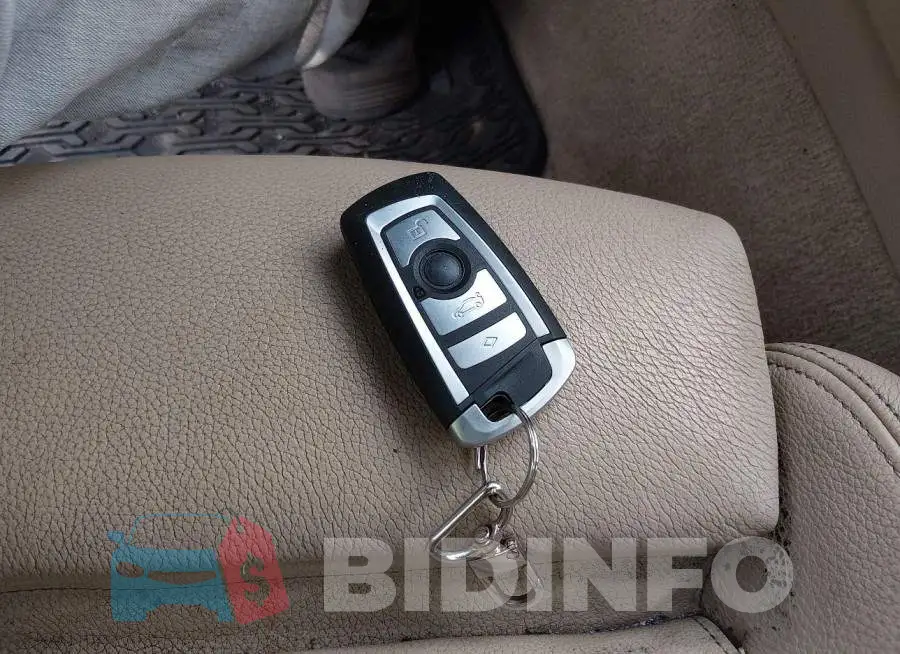 WBA8E3G50GNU02151 Photo# 11