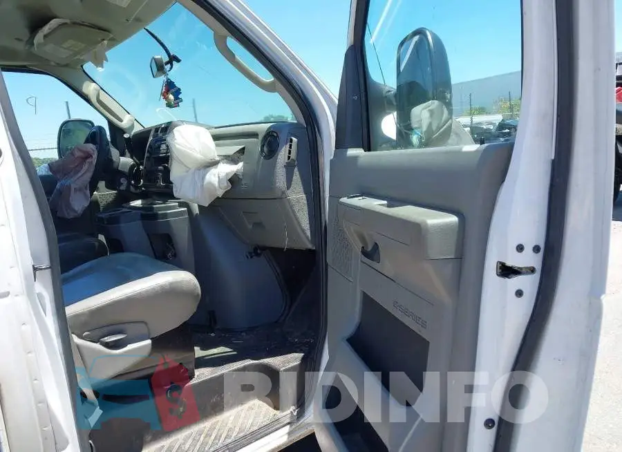 1FDWE3FN5NDC13201 Photo# 5