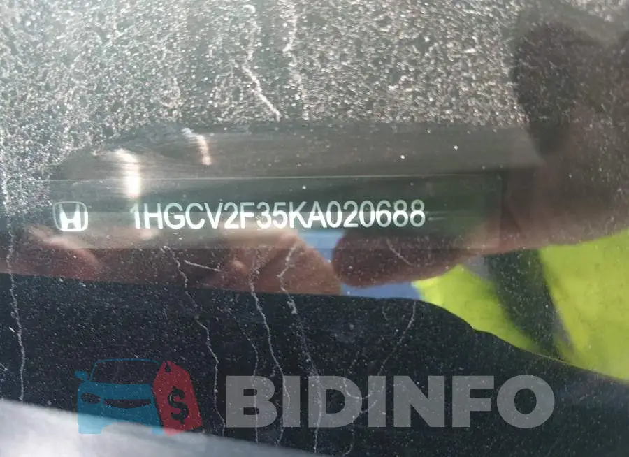 1HGCV2F35KA020688 Photo# 9