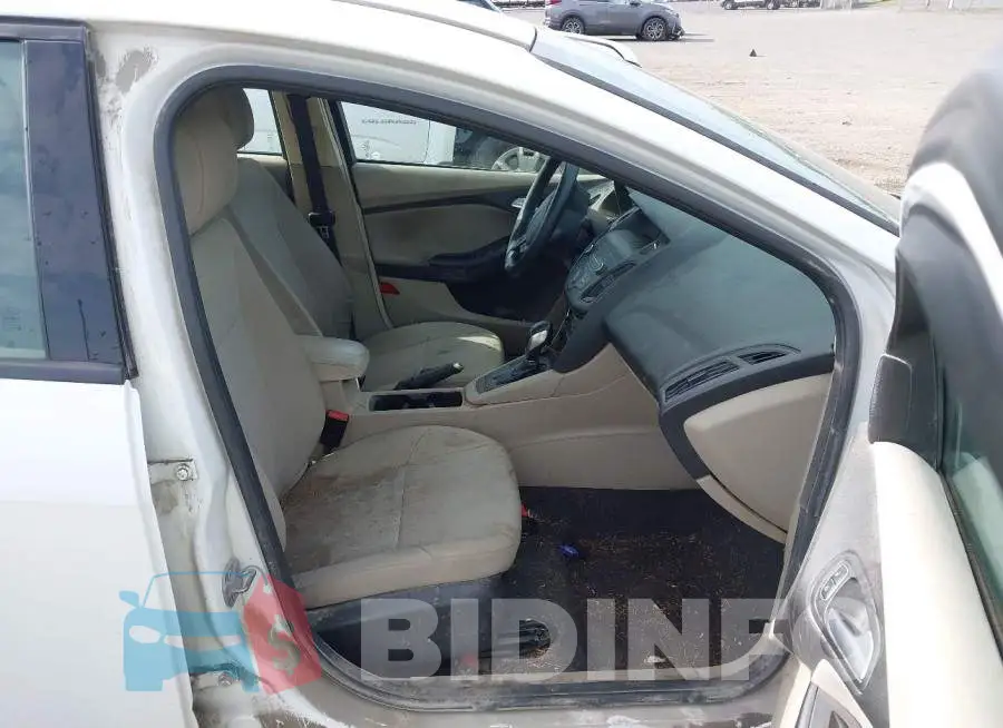 1FADP3F24JL209013 Photo# 5