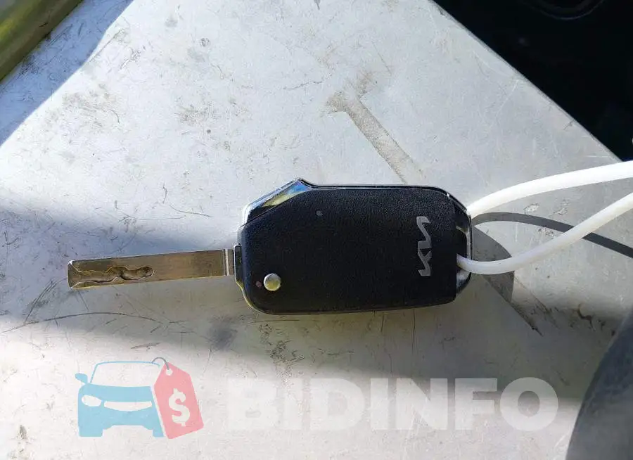 KNDJ23AU2N7811931 Photo# 11